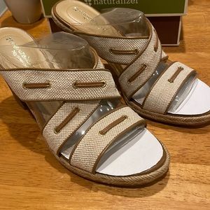 cream/teak naturalizer daquiri sandals womens 10 new with box